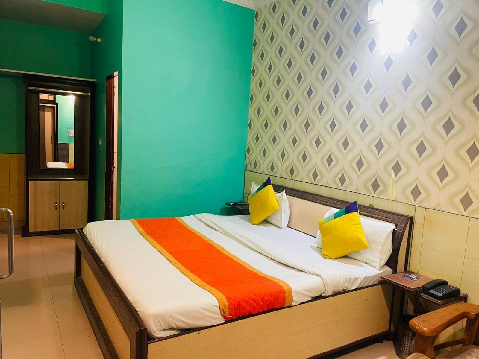 Hotel Golden Heritage Deluxe ชัยปุระ ภายนอก รูปภาพ