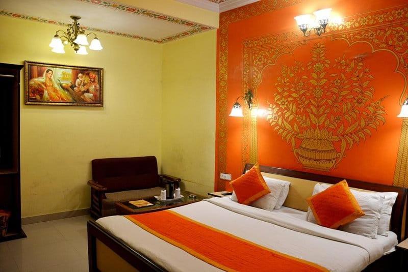 Hotel Golden Heritage Deluxe ชัยปุระ ภายนอก รูปภาพ