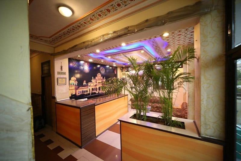 Hotel Golden Heritage Deluxe ชัยปุระ ภายนอก รูปภาพ