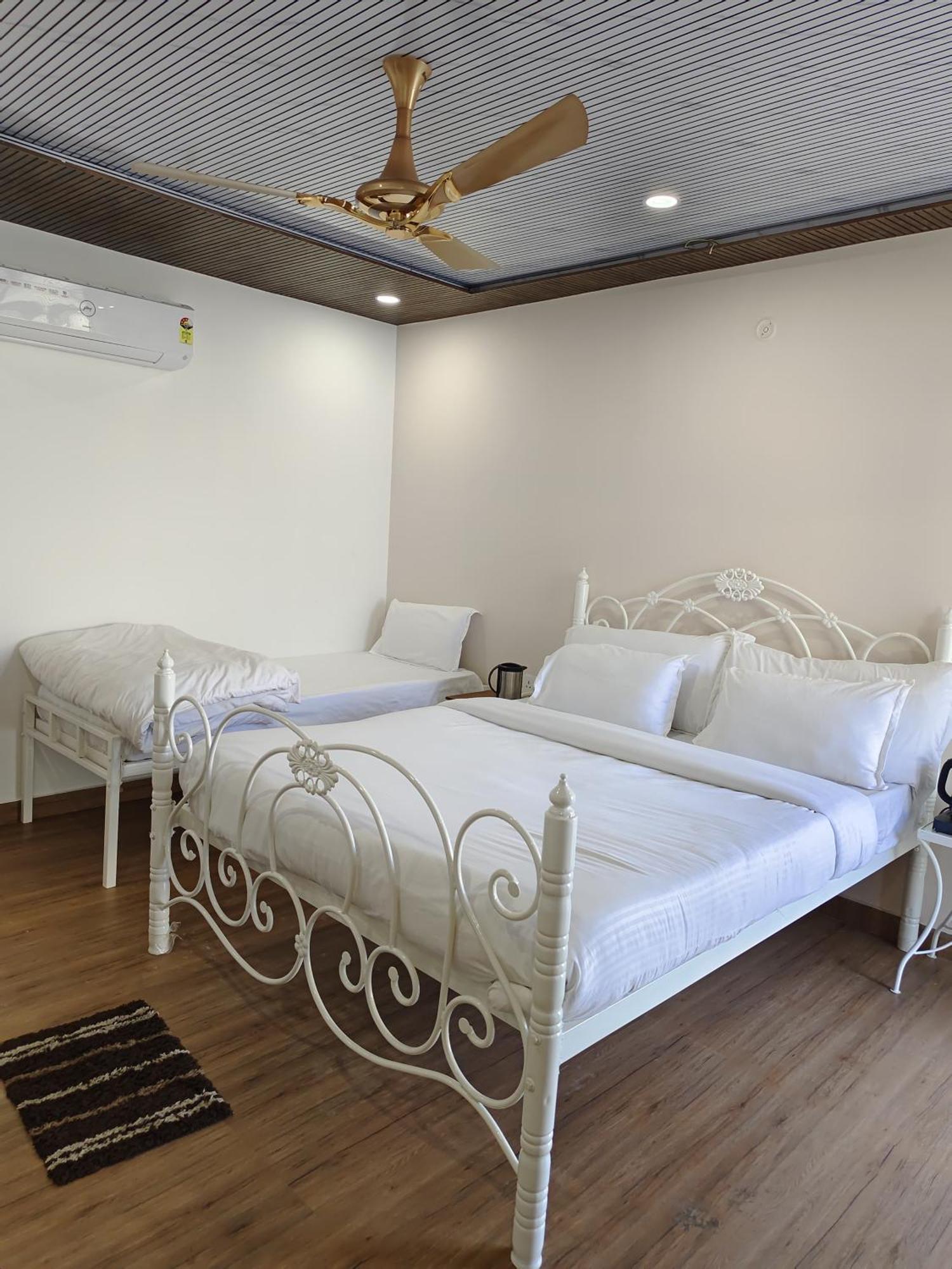 Hotel Golden Heritage Deluxe ชัยปุระ ภายนอก รูปภาพ