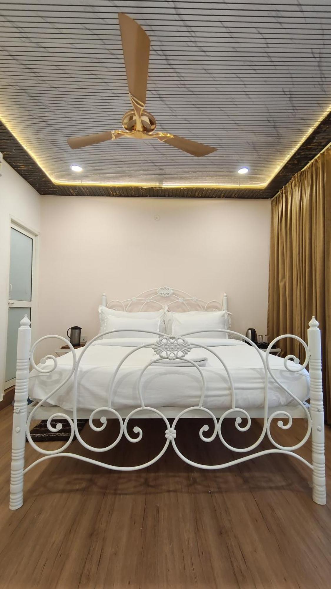 Hotel Golden Heritage Deluxe ชัยปุระ ภายนอก รูปภาพ